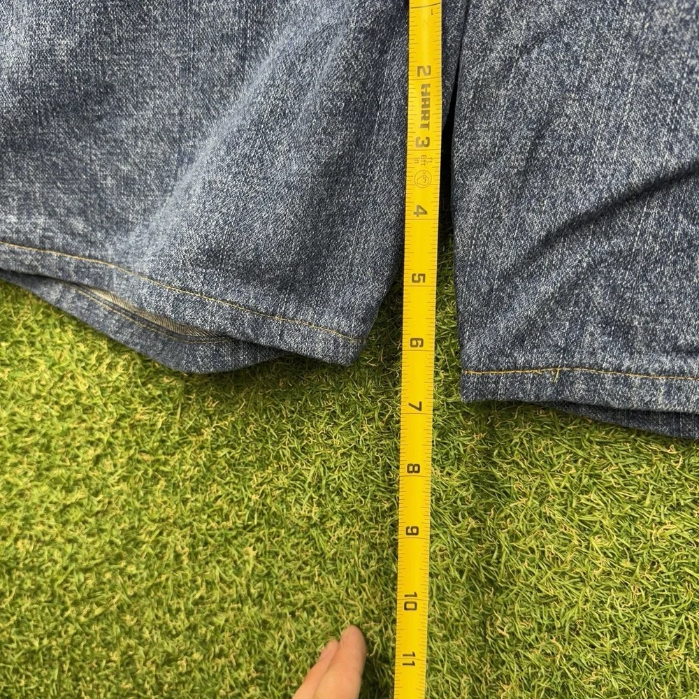 Levis shop confidence